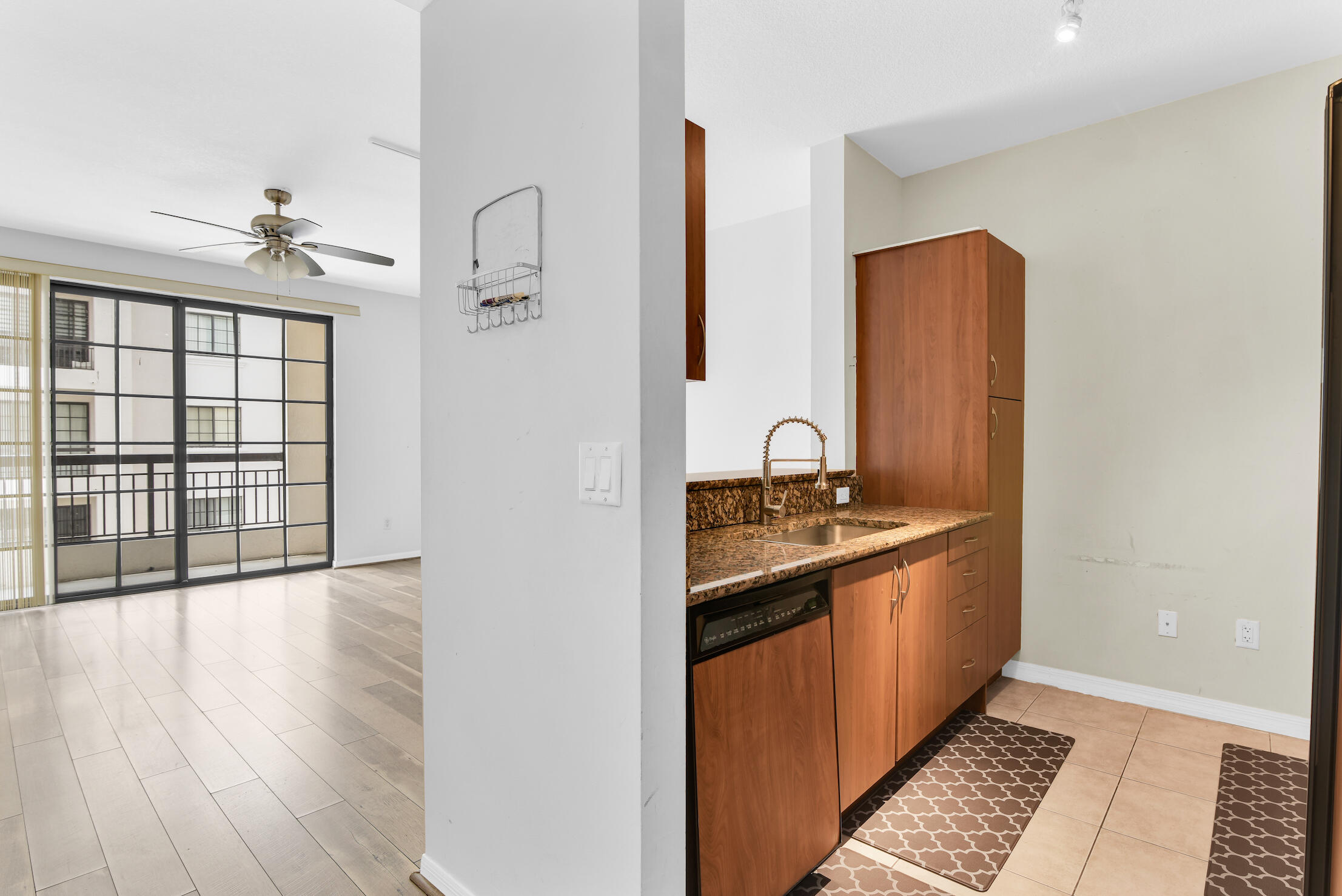 233 South Federal Highway, Unit 604 Boca Raton, FL 33432 - Photo 9 of 23 @BocaRatonStudio15