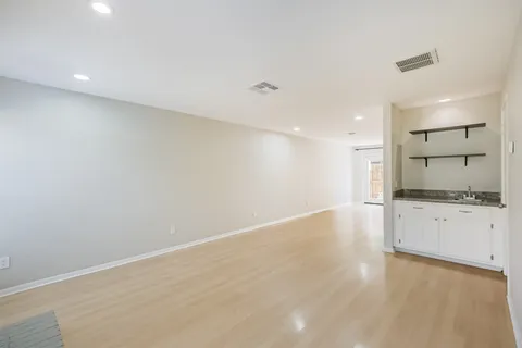 $229,000 | 2507 Bering Drive, Unit 9, Houston, TX 77057