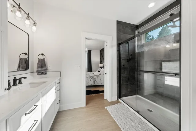 $769,999 | 916 East Farwell Road, Spokane, WA 99218