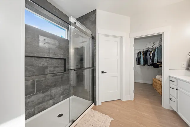 $769,999 | 916 East Farwell Road, Spokane, WA 99218