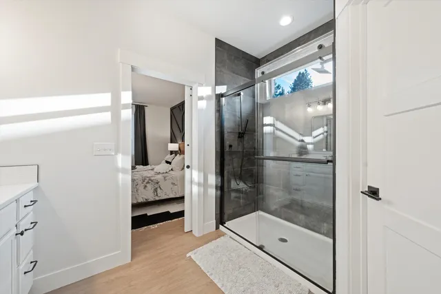 $769,999 | 916 East Farwell Road, Spokane, WA 99218