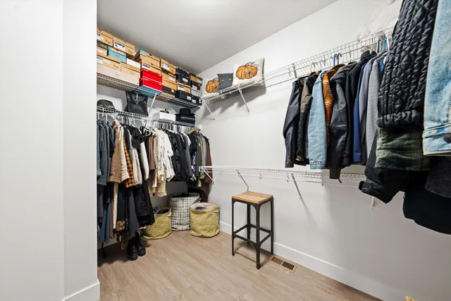 $769,999 | 916 East Farwell Road, Spokane, WA 99218