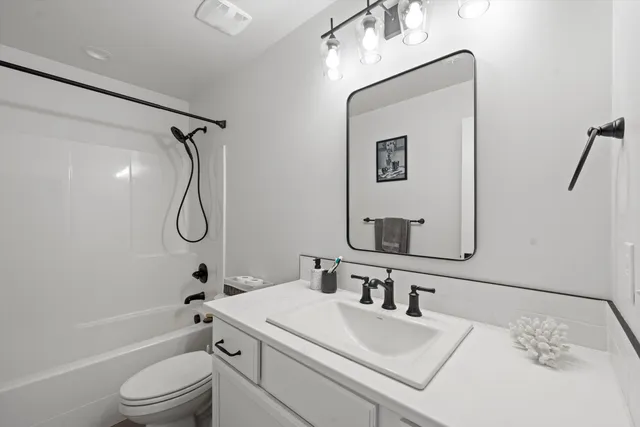 $769,999 | 916 East Farwell Road, Spokane, WA 99218