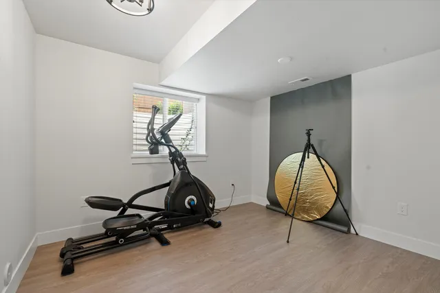 $769,999 | 916 East Farwell Road, Spokane, WA 99218