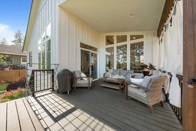 $769,999 | 916 East Farwell Road, Spokane, WA 99218