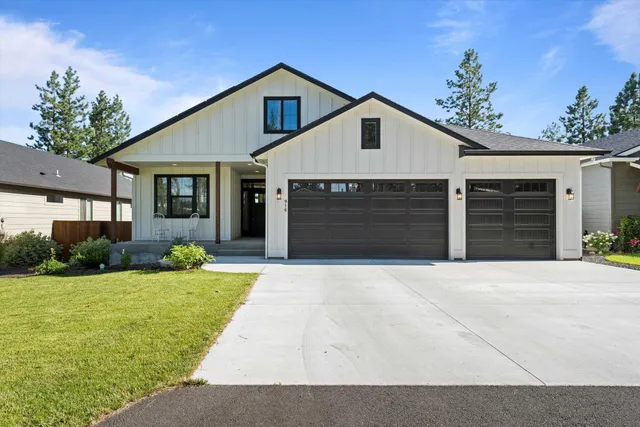 $769,999 | 916 East Farwell Road, Spokane, WA 99218