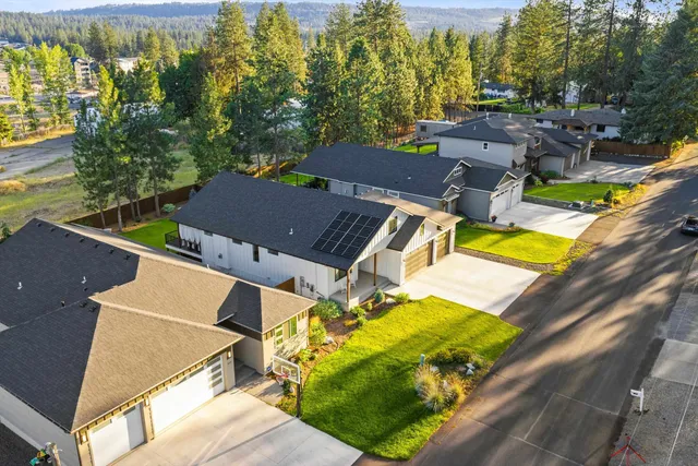 $769,999 | 916 East Farwell Road, Spokane, WA 99218