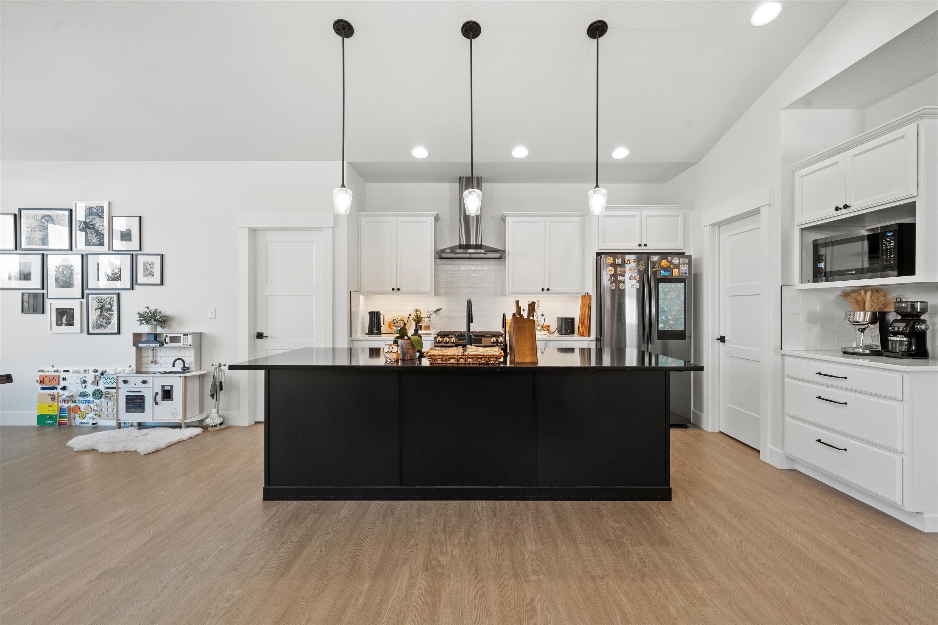 916 East Farwell Road Spokane, WA 99218 - Photo 7 of 50