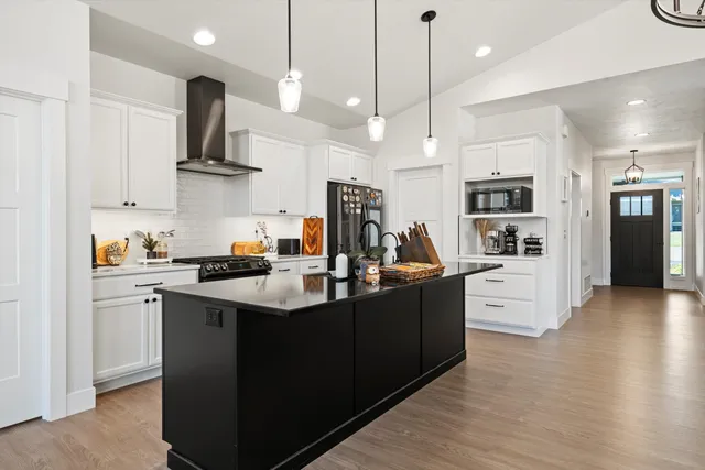 $769,999 | 916 East Farwell Road, Spokane, WA 99218