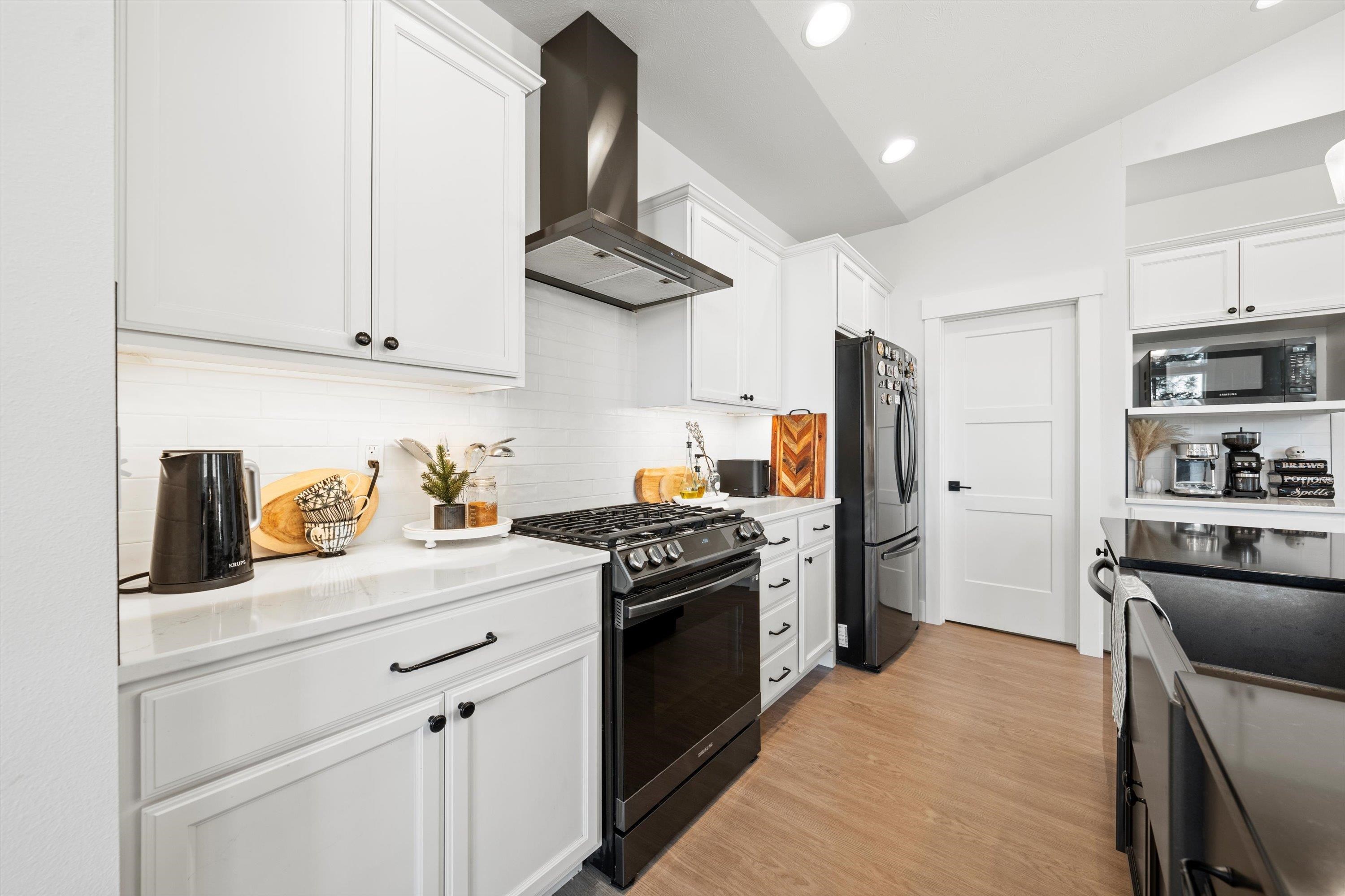 916 East Farwell Road Spokane, WA 99218 - Photo 10 of 50