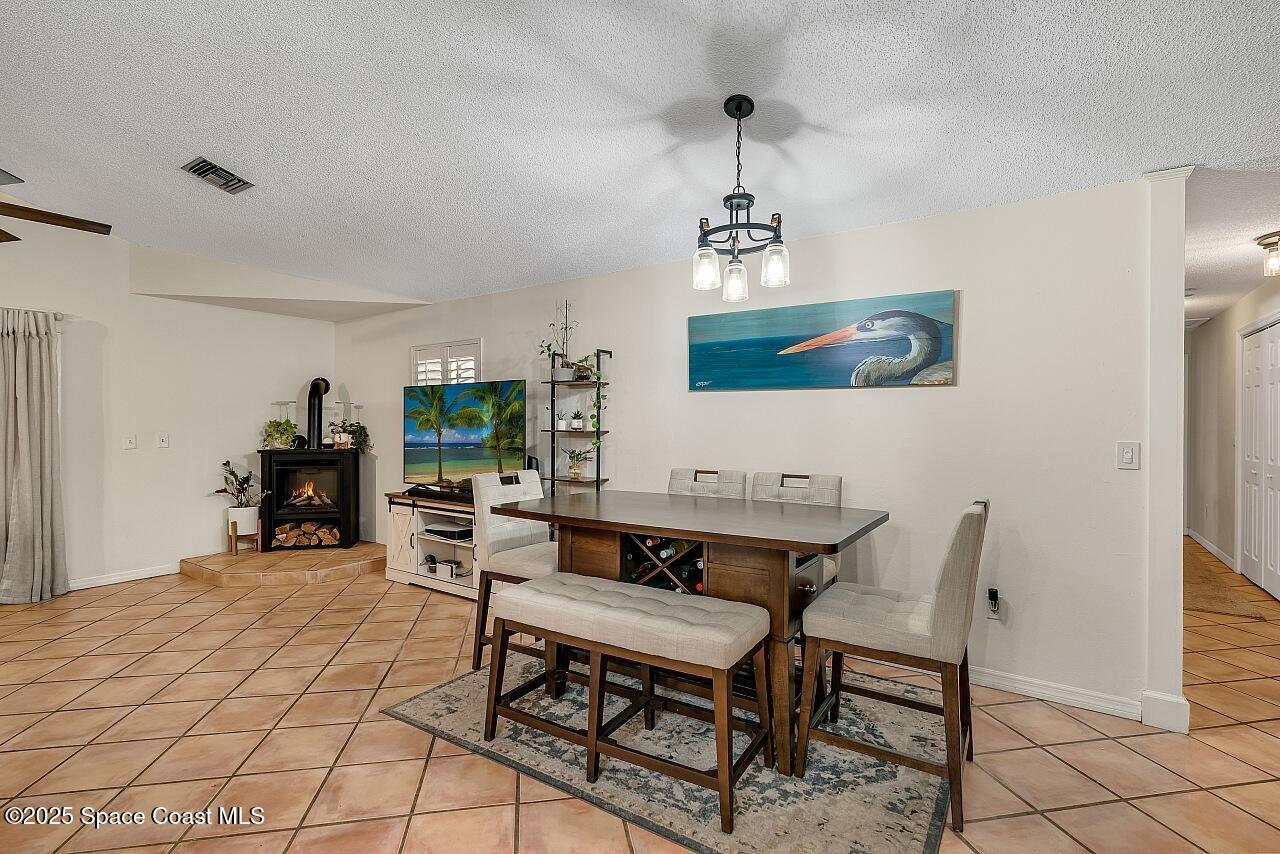 475 Hurst Road Northeast Palm Bay, FL 32907 - Photo 17 of 36 Dining