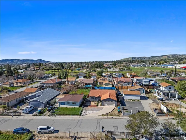 a view of multiple houses