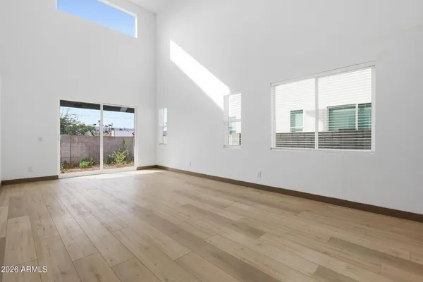 $2,300 | 2813 East Trumbull Road, Unit 2, Phoenix, AZ 85040