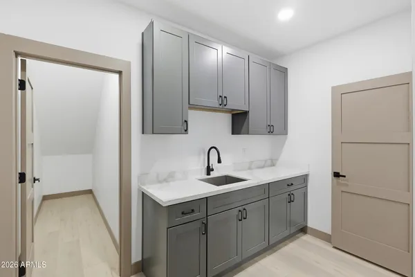 $2,300 | 2813 East Trumbull Road, Unit 2, Phoenix, AZ 85040