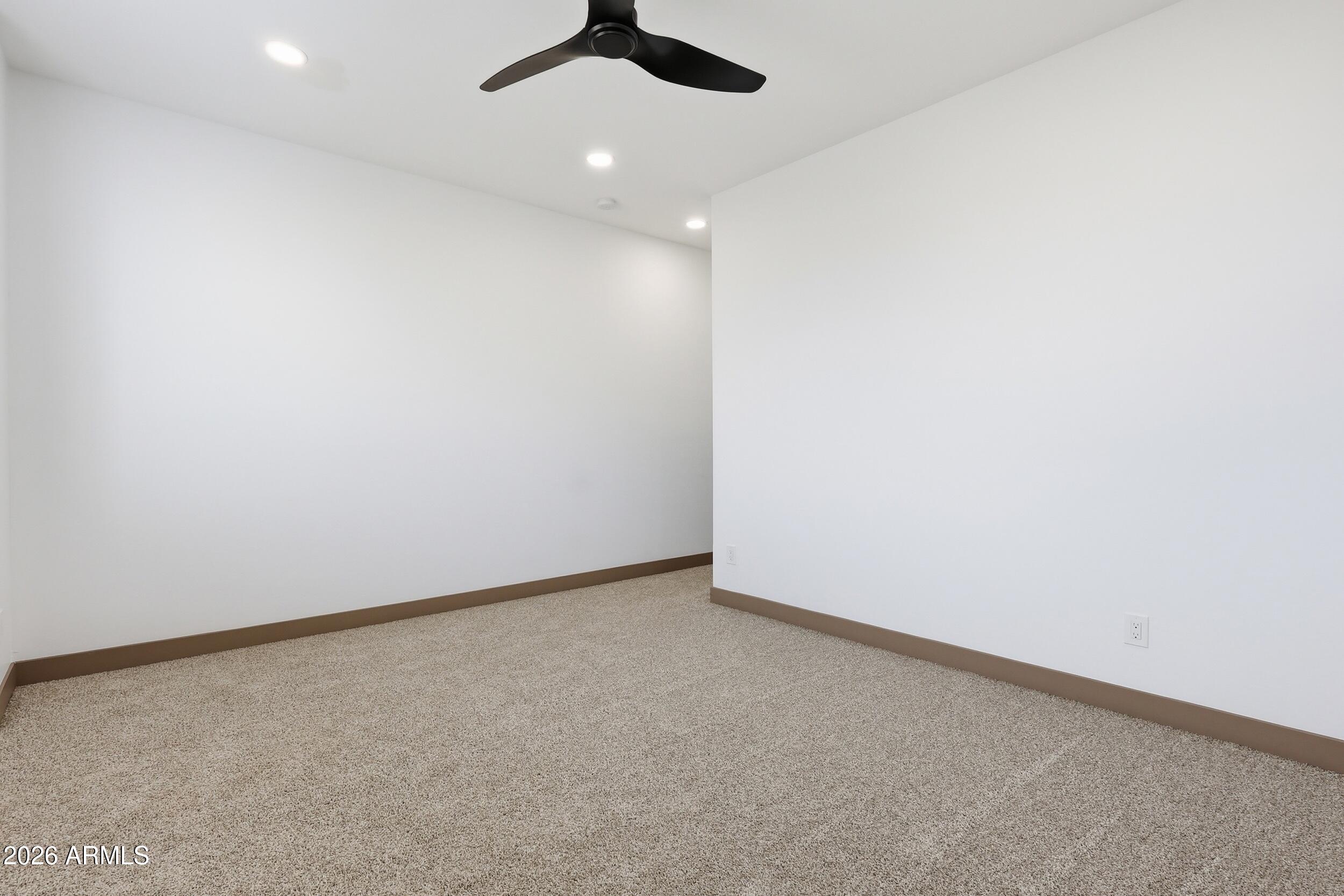 2813 East Trumbull Road, Unit 2 Phoenix, AZ 85040 - Photo 29 of 32 29_img_8505