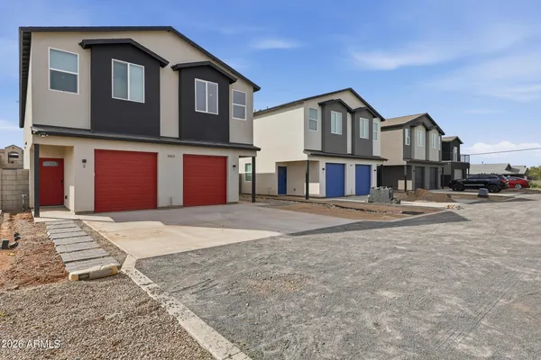 $2,300 | 2813 East Trumbull Road, Unit 2, Phoenix, AZ 85040