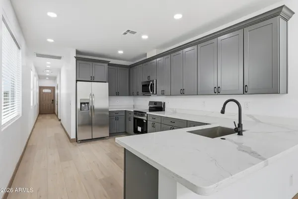 $2,300 | 2813 East Trumbull Road, Unit 2, Phoenix, AZ 85040