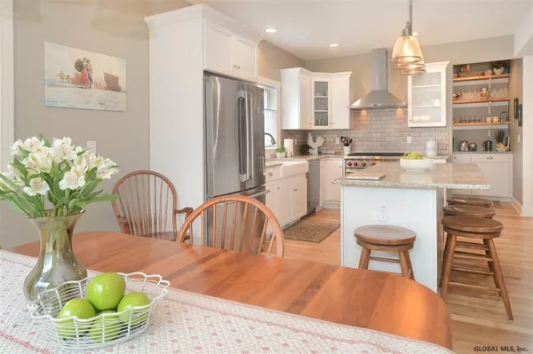 $638,700 | 69 Lakepointe Way, Saratoga Springs, NY 12866