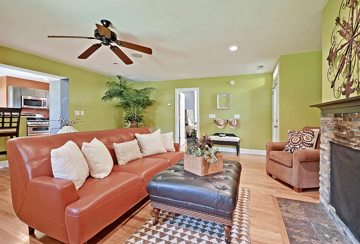 3 Charlestowne Road Charleston, SC 29407 - Photo 3 of 49 CREM_3 Charlestowne - interior reshoot_0
