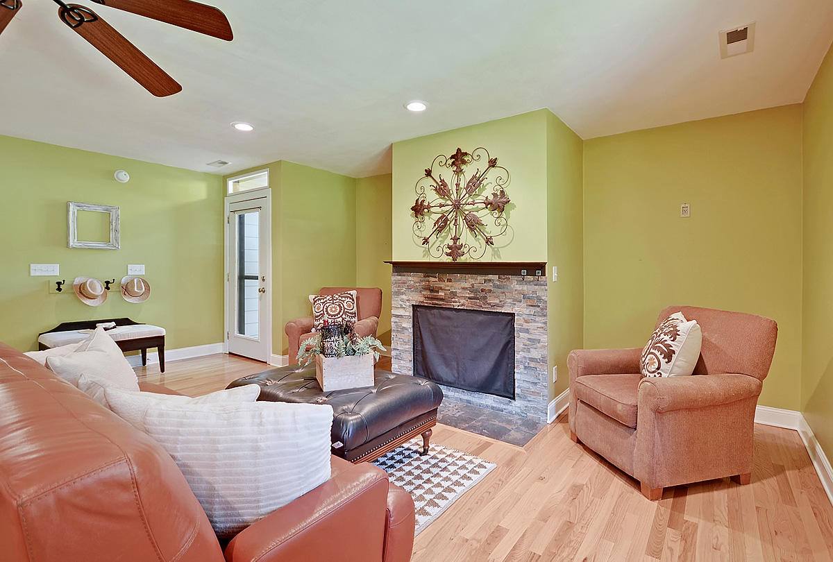 3 Charlestowne Road Charleston, SC 29407 - Photo 4 of 49 CREM_3 Charlestowne - interior reshoot_0