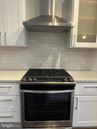 $3,000 | 3525 14th Street Northwest, Unit 2, Washington, DC 20010