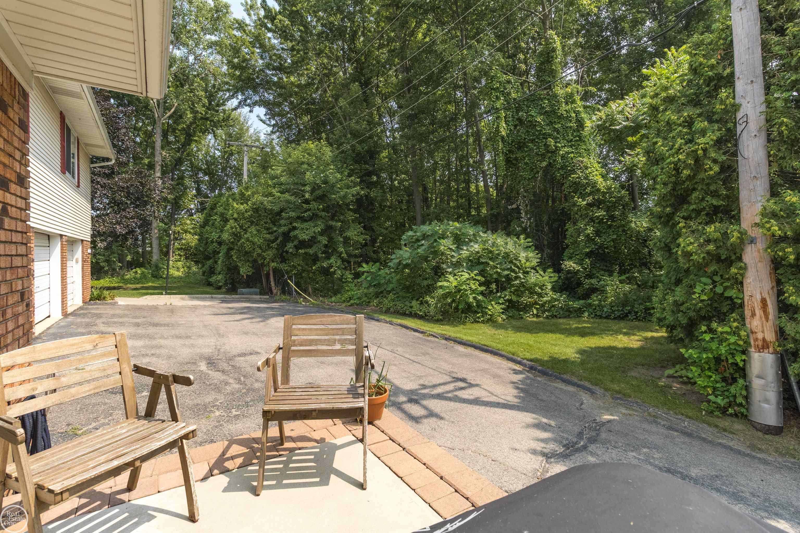 51180 South Foster Road New Baltimore, MI 48047 - Photo 44 of 46 50117415-43.JPG