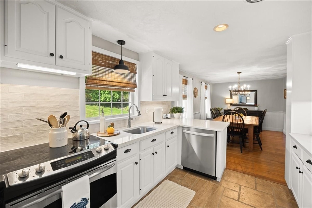 41 Utility Road Scituate, MA 02066 - Photo 7 of 42