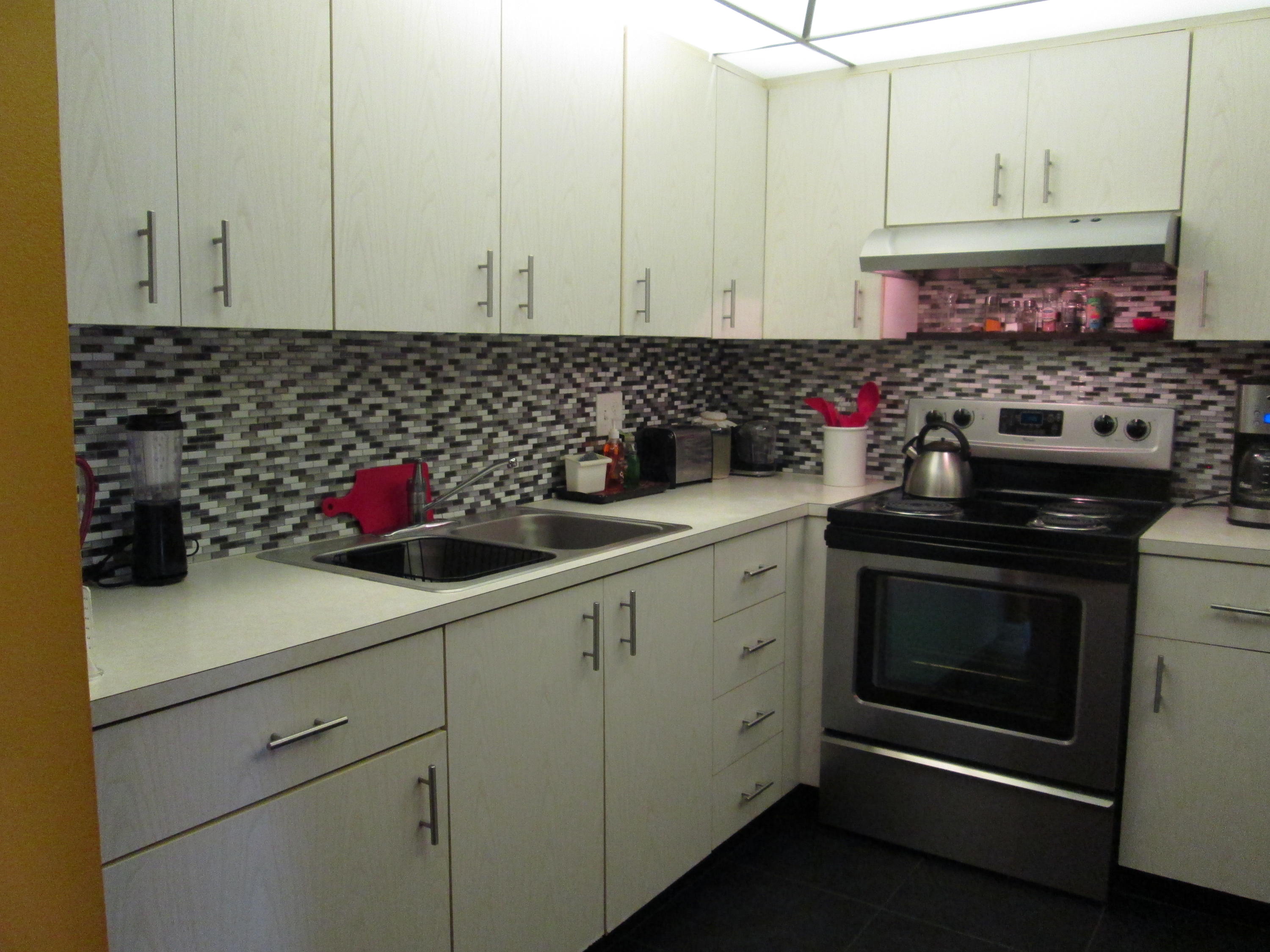 2070 Wolverton East Boca Raton, FL 33434 - Photo 4 of 14 kitchen 2