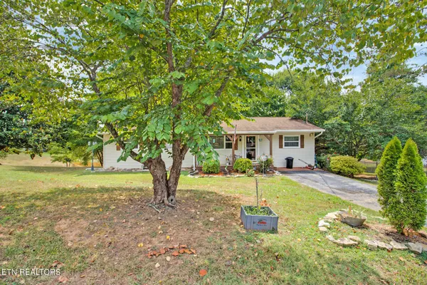 $264,900 | 212 Reba Avenue, Harriman, TN 37748