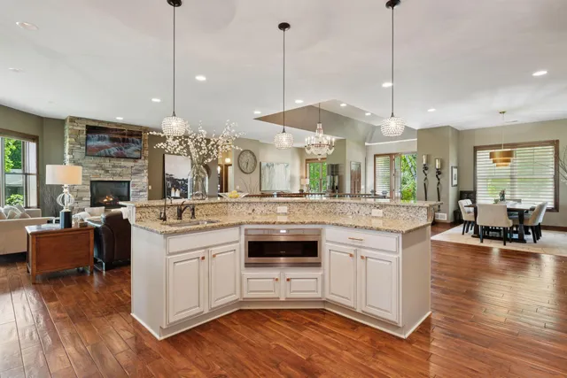 $3,345,000 | 19900 Cottagewood Road, Deephaven, MN 55331