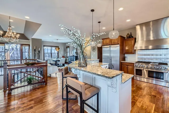 $3,345,000 | 19900 Cottagewood Road, Deephaven, MN 55331