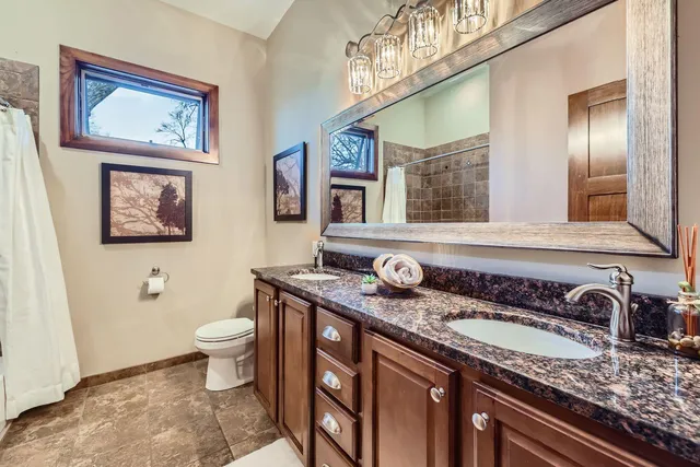 $3,345,000 | 19900 Cottagewood Road, Deephaven, MN 55331