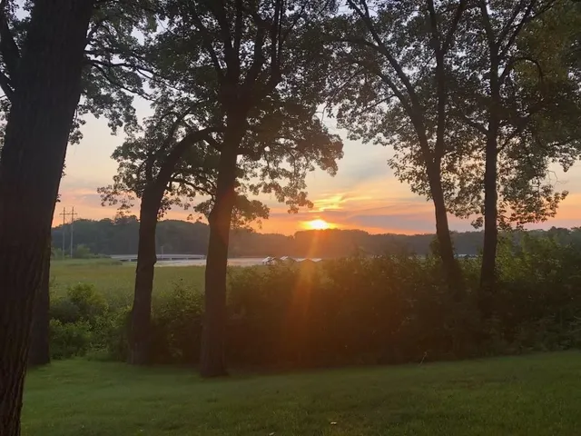 $3,345,000 | 19900 Cottagewood Road, Deephaven, MN 55331