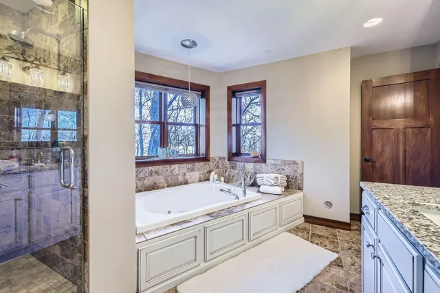 $3,345,000 | 19900 Cottagewood Road, Deephaven, MN 55331