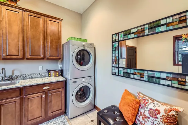 $3,345,000 | 19900 Cottagewood Road, Deephaven, MN 55331