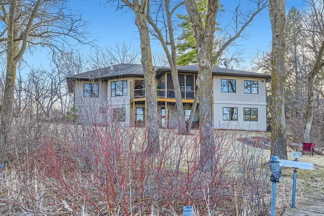 $3,345,000 | 19900 Cottagewood Road, Deephaven, MN 55331