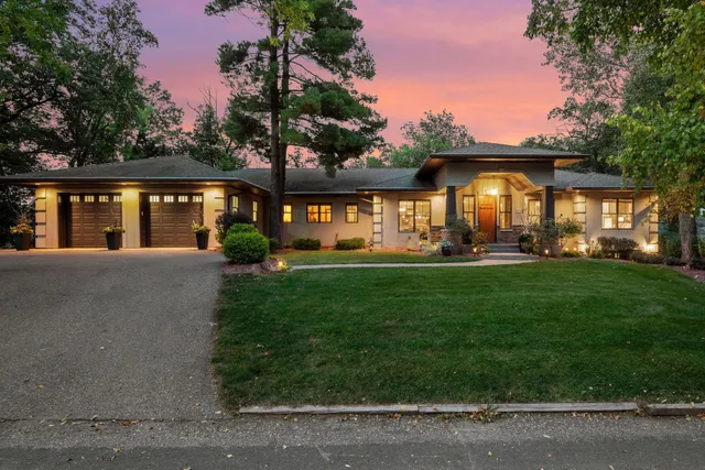 $3,345,000 | 19900 Cottagewood Road, Deephaven, MN 55331