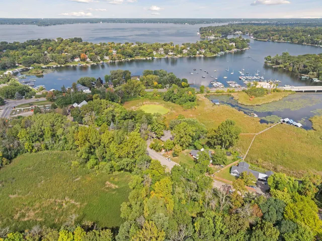$3,345,000 | 19900 Cottagewood Road, Deephaven, MN 55331