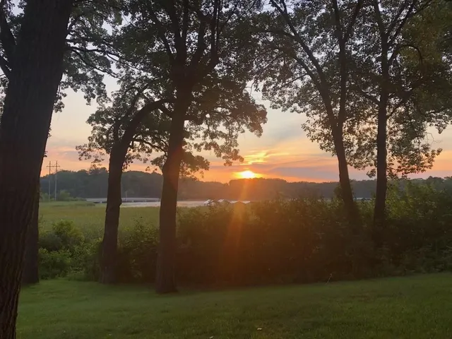 $3,345,000 | 19900 Cottagewood Road, Deephaven, MN 55331