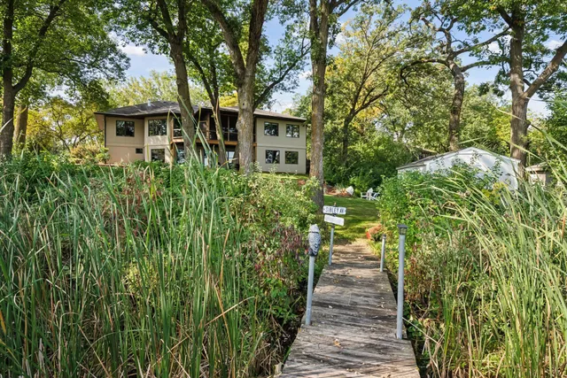 $3,345,000 | 19900 Cottagewood Road, Deephaven, MN 55331