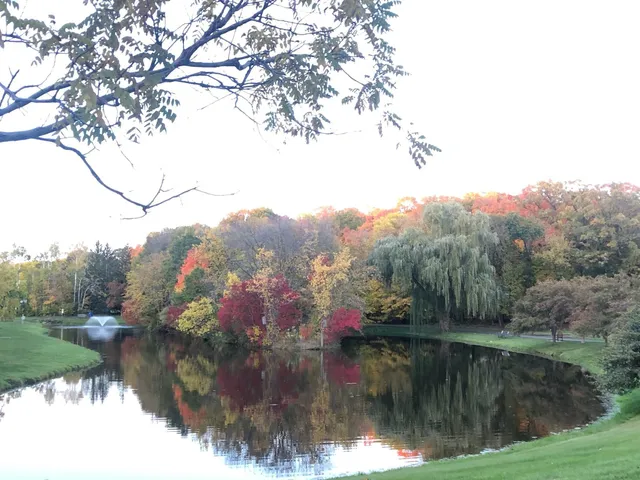 $3,345,000 | 19900 Cottagewood Road, Deephaven, MN 55331