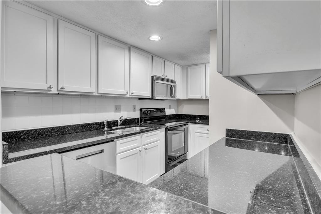 6900 Roswell Road, Unit 10Q Atlanta, GA 30328 - Photo 3 of 27