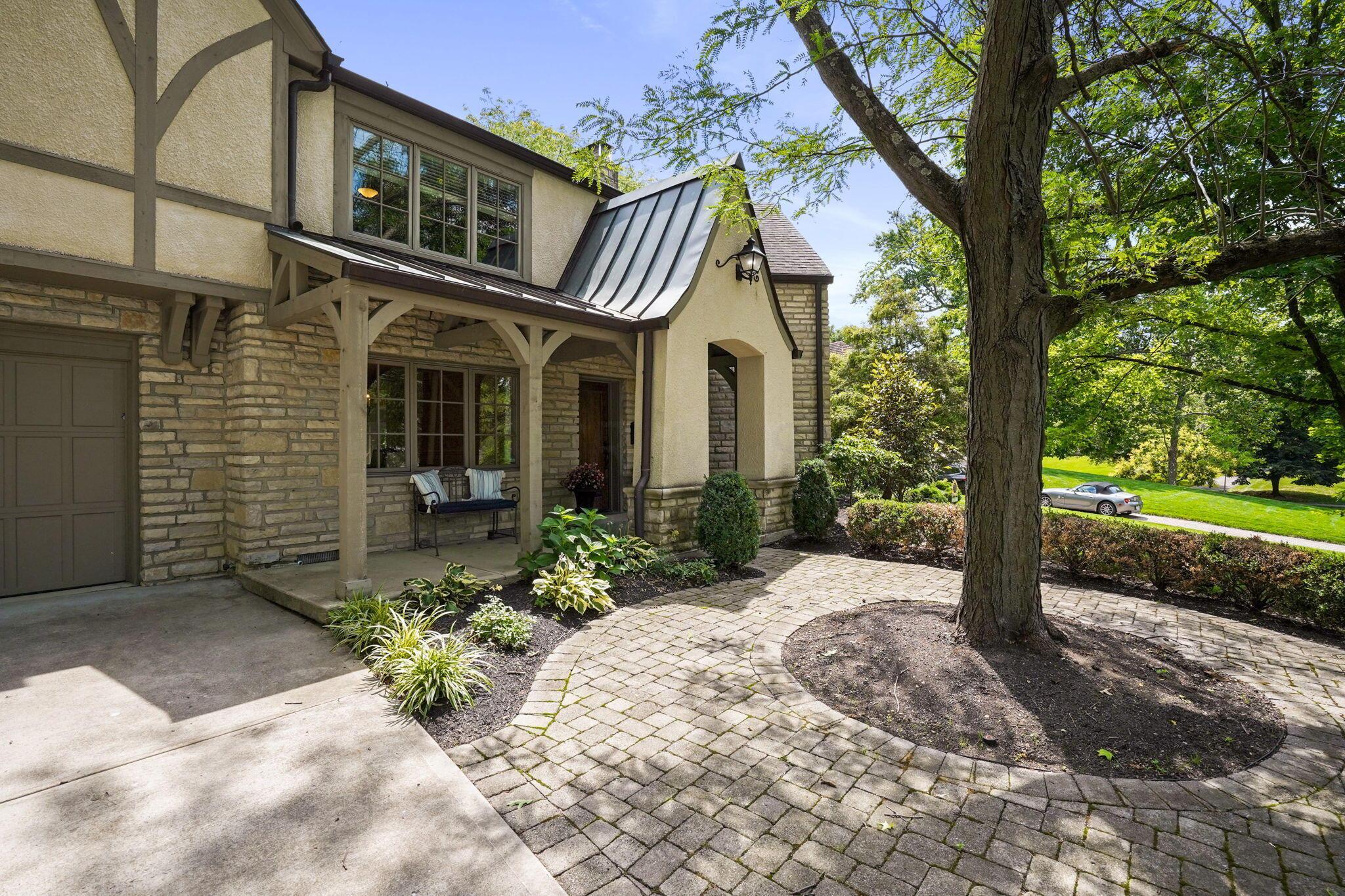 2076 Elgin Road Columbus, OH 43221 - Photo 5 of 82 5-web-or-mls-DSC09761