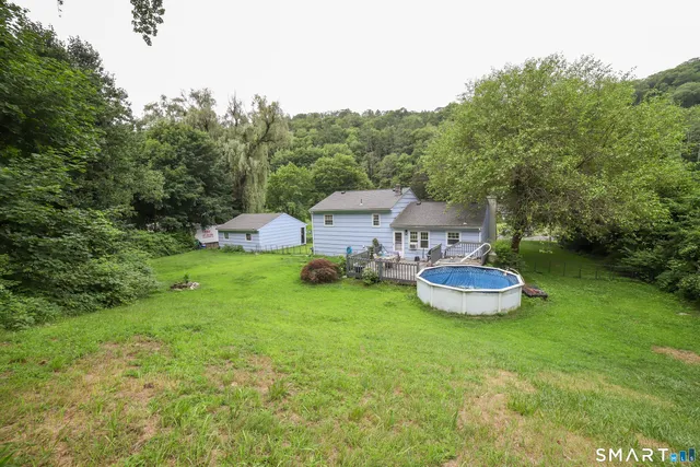 $525,000 | 9 Hillside Court, Brookfield, CT 06804