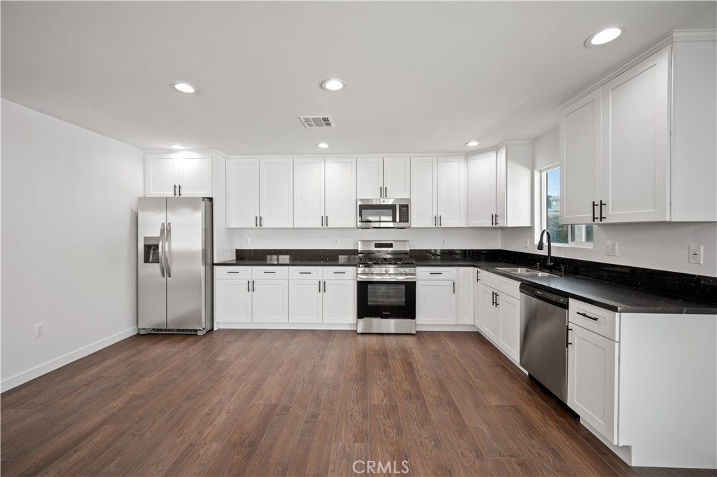 7445 Balcom Avenue Reseda, CA 91335 - Photo 8 of 73