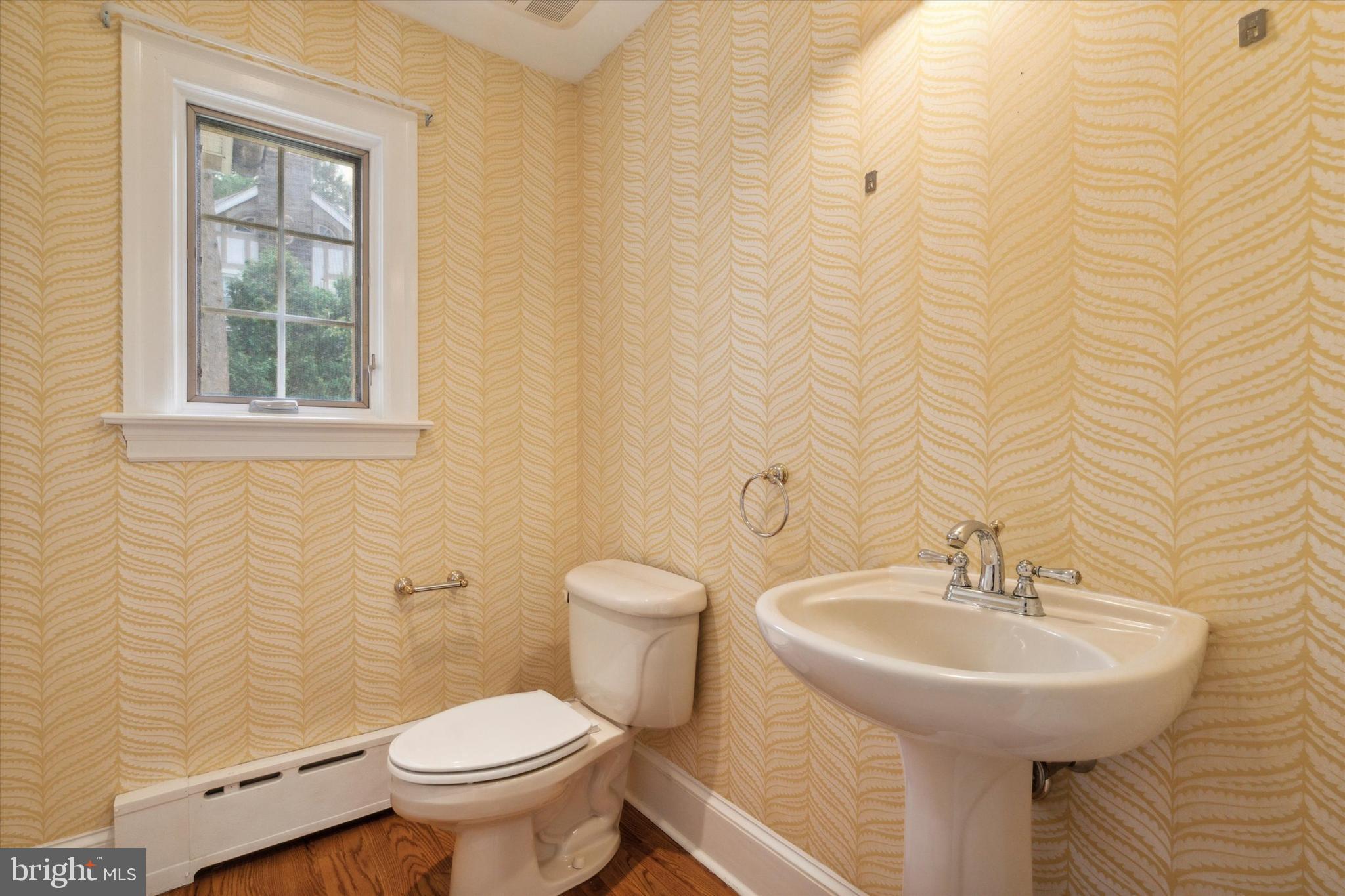 100 Vista Road Jenkintown, PA 19046 - Photo 12 of 24 Powder Room - Main Level