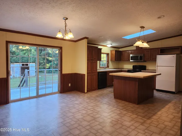 $2,000 | 118 April Lane, Stella, NC 28582