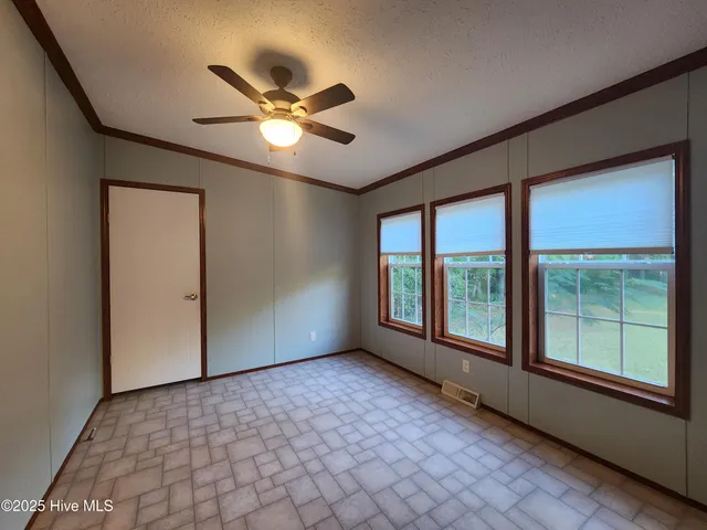 $2,000 | 118 April Lane, Stella, NC 28582