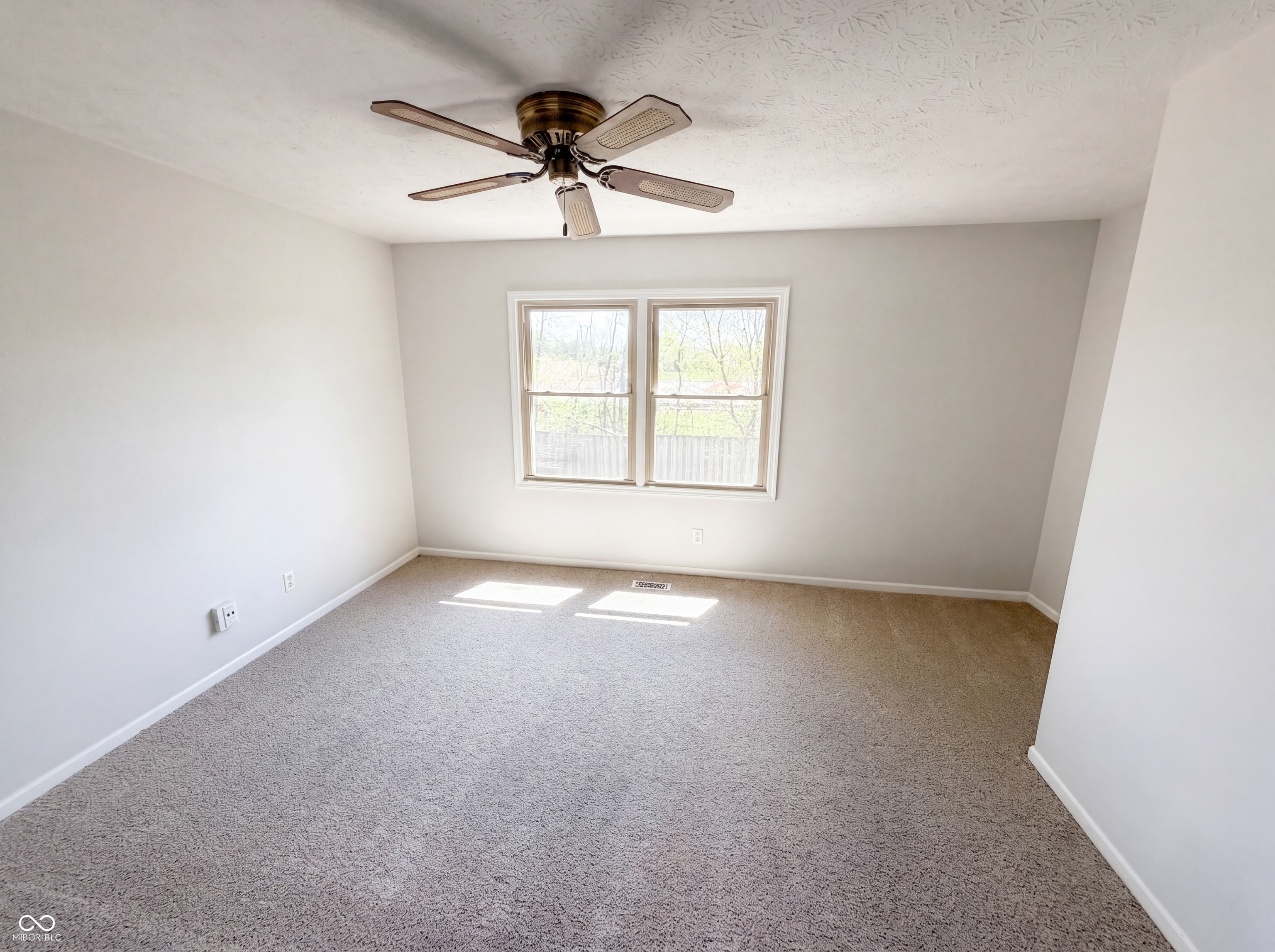9463 Maple Way Indianapolis, IN 46268 - Photo 11 of 18