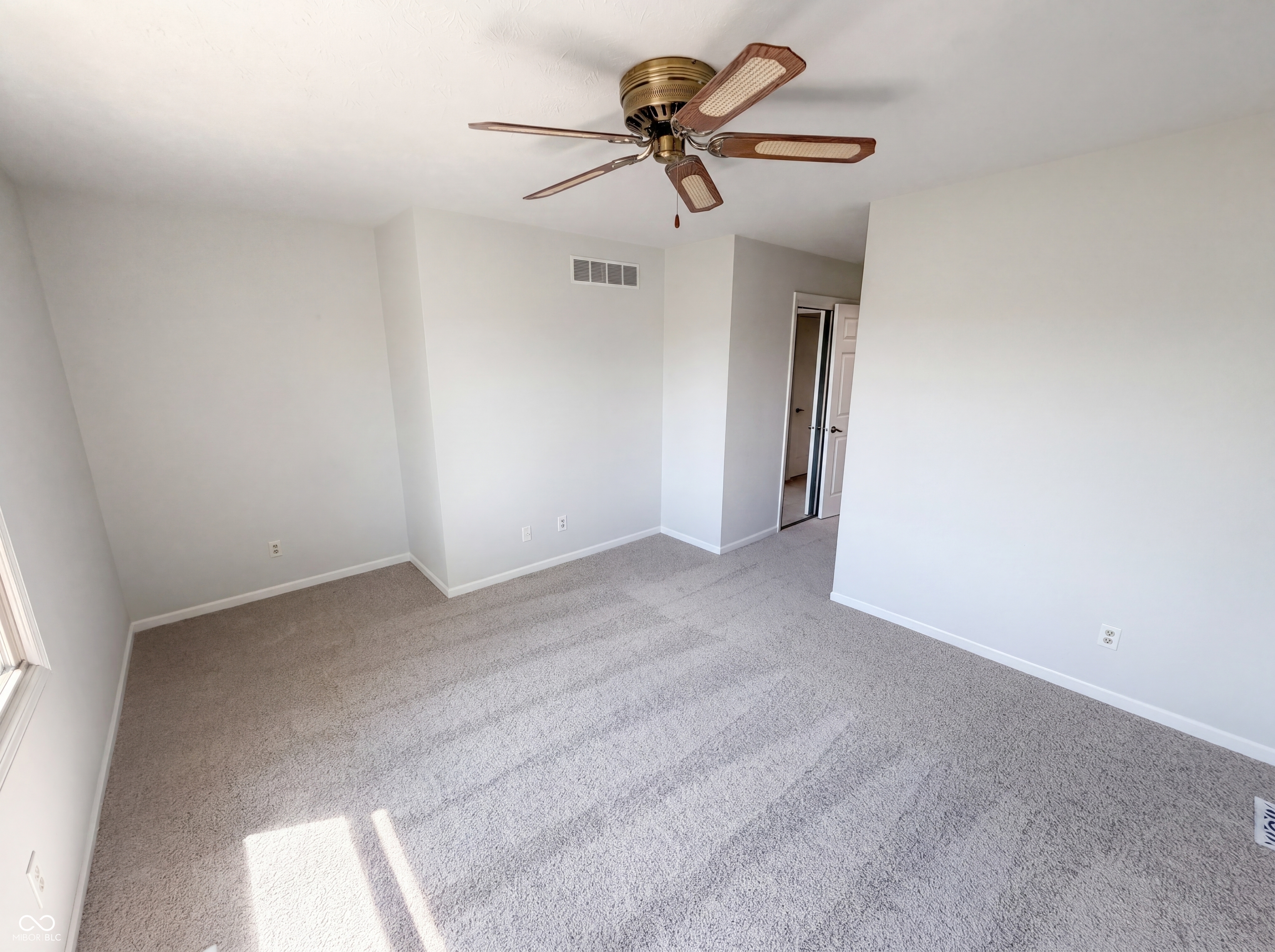 9463 Maple Way Indianapolis, IN 46268 - Photo 13 of 18